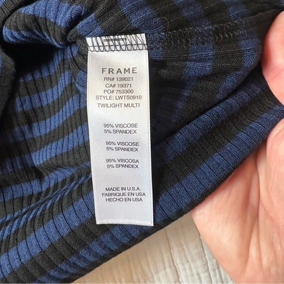 Frame Striped Ribbed Turtleneck. Size Large. - Picture 7 of 9